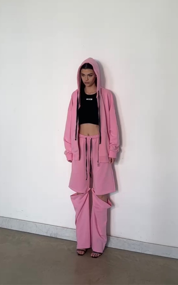 SUMMER 18. CUT-OUT PANTS WITH HOODIE OVERSIZE
